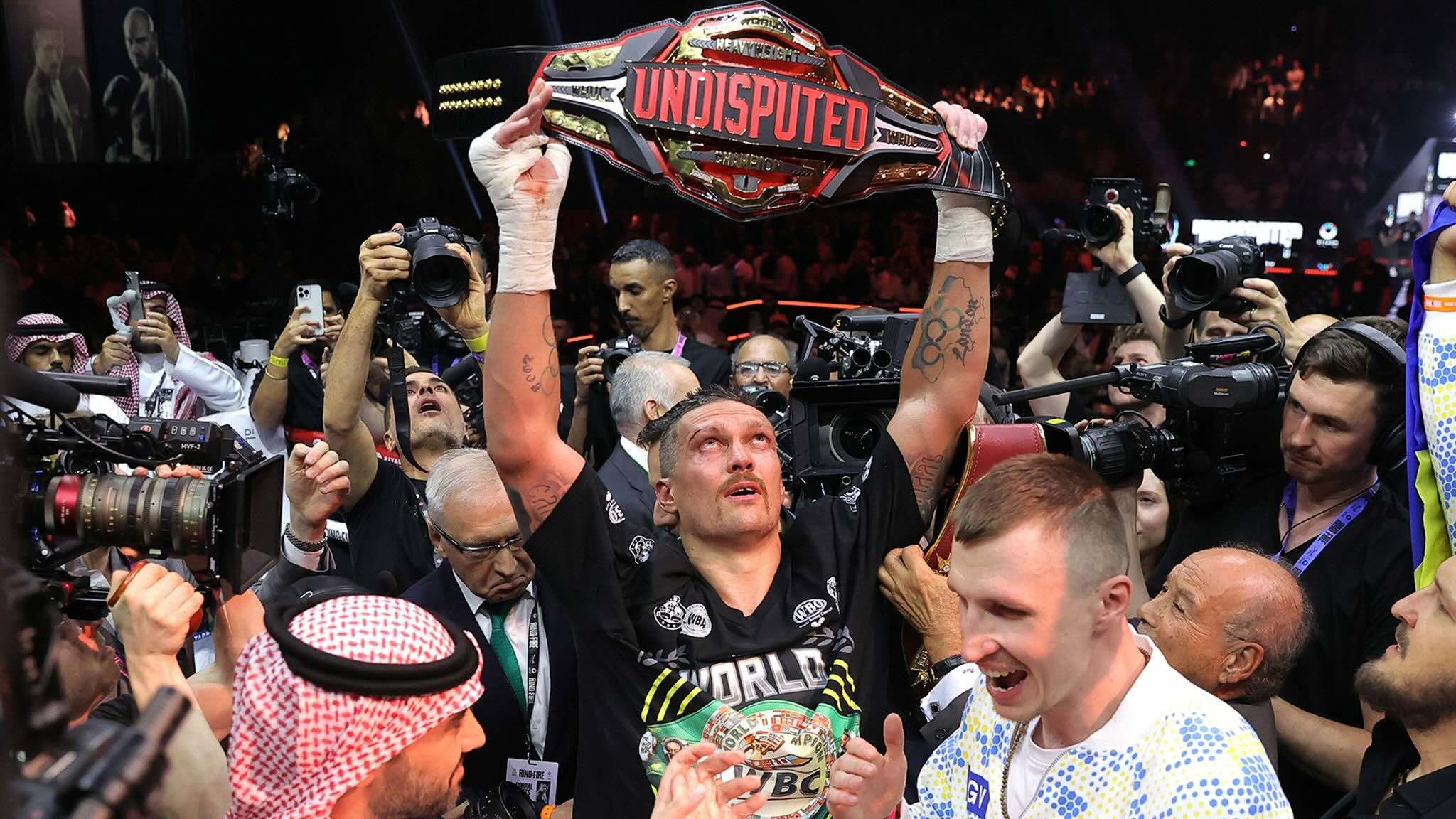 Usyk says he lost his belt only "temporarily"